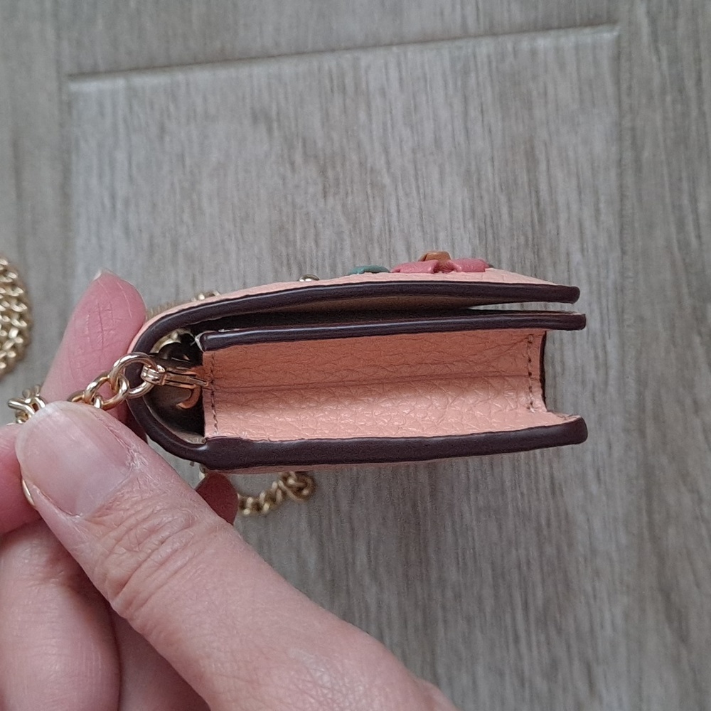 Coach pink wallet on chain - Picture 5 of 16